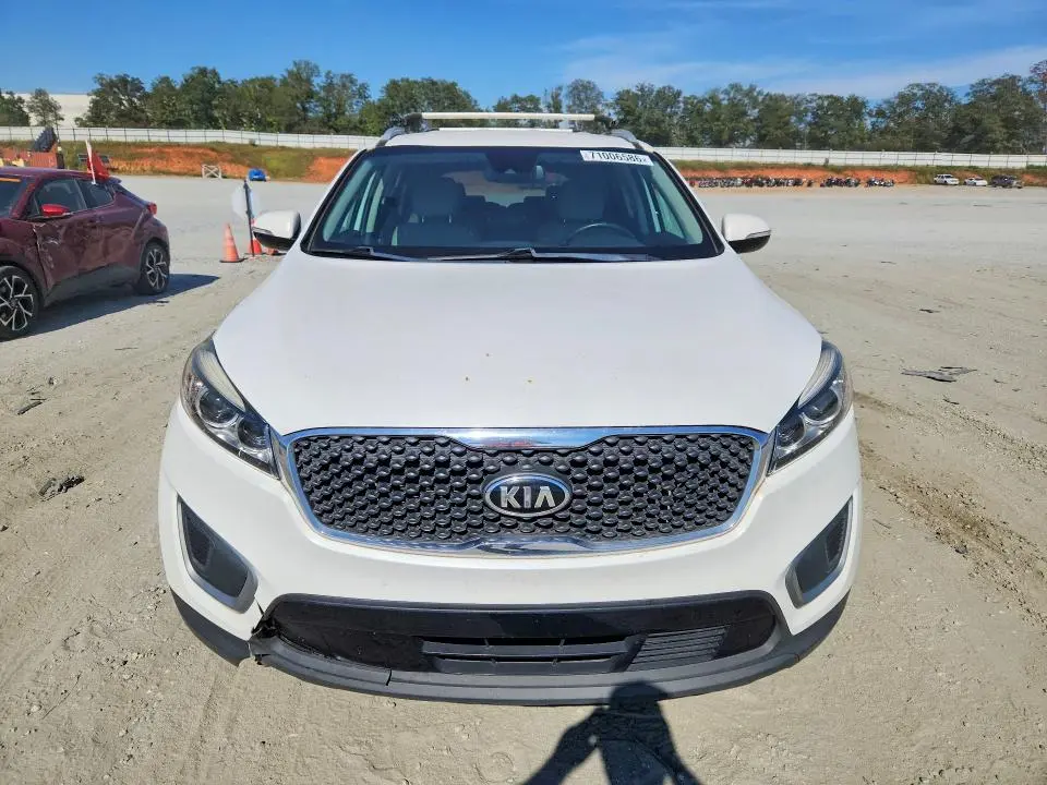2017 KIA SORENTO LX  