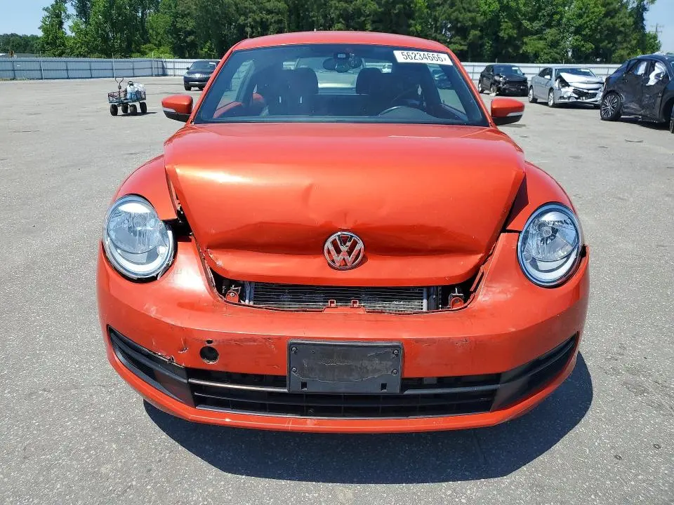 2016 VOLKSWAGEN BEETLE SE  