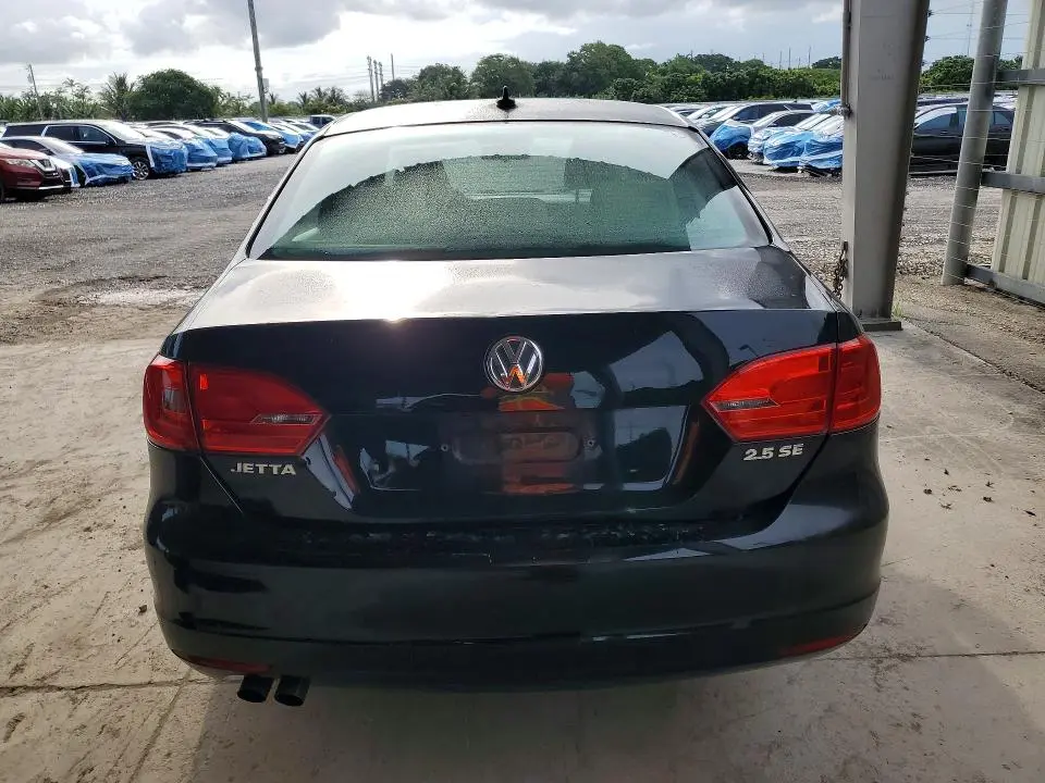 2012 VOLKSWAGEN JETTA SE  