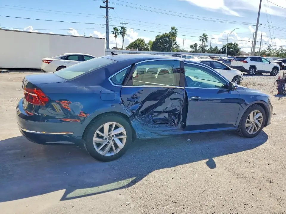 2018 VOLKSWAGEN PASSAT SE  