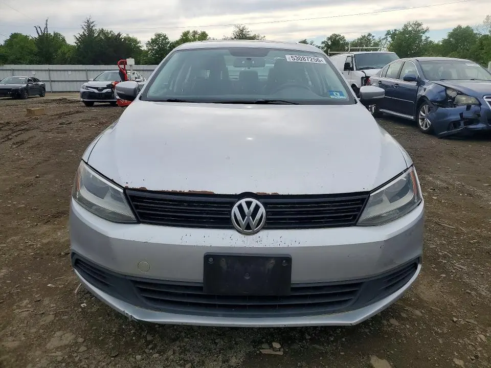2012 VOLKSWAGEN JETTA SE  