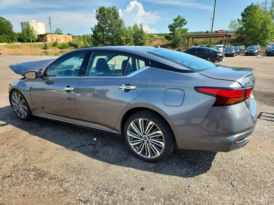 2023 NISSAN ALTIMA SL  