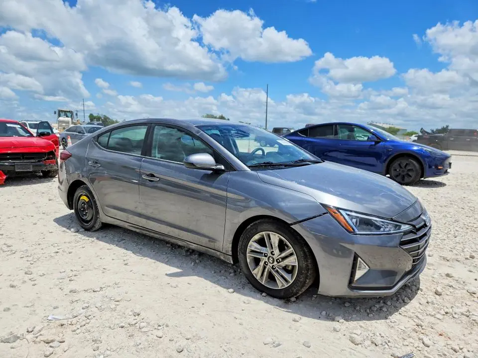 2019 HYUNDAI ELANTRA SEL  