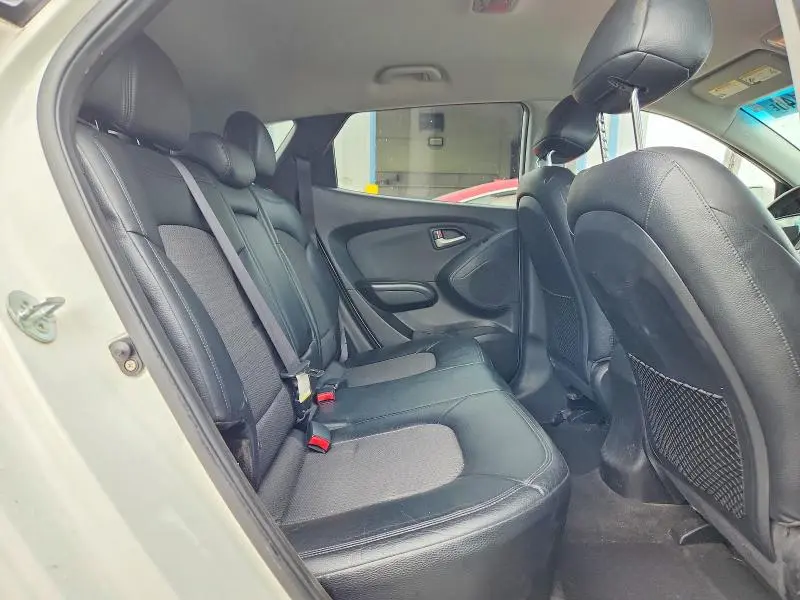 2010 HYUNDAI TUCSON GLS  