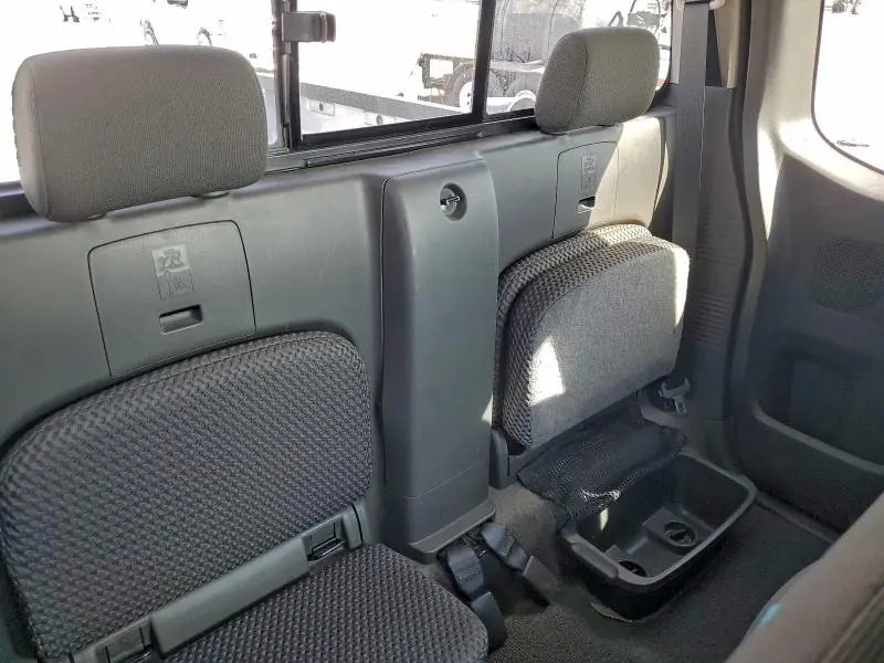 2015 NISSAN FRONTIER S  