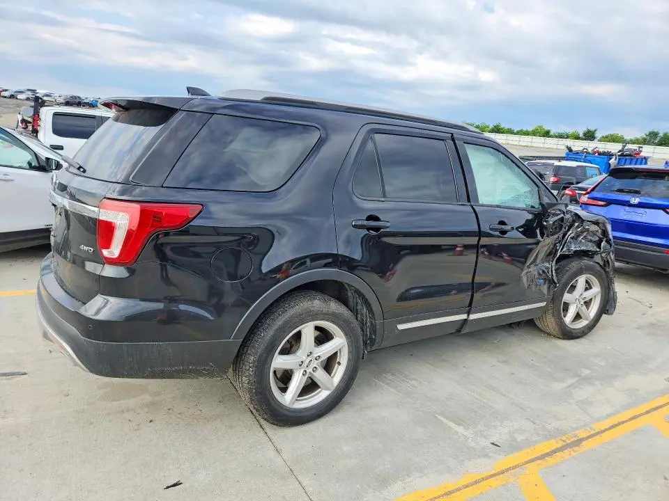 2017 FORD EXPLORER XLT  
