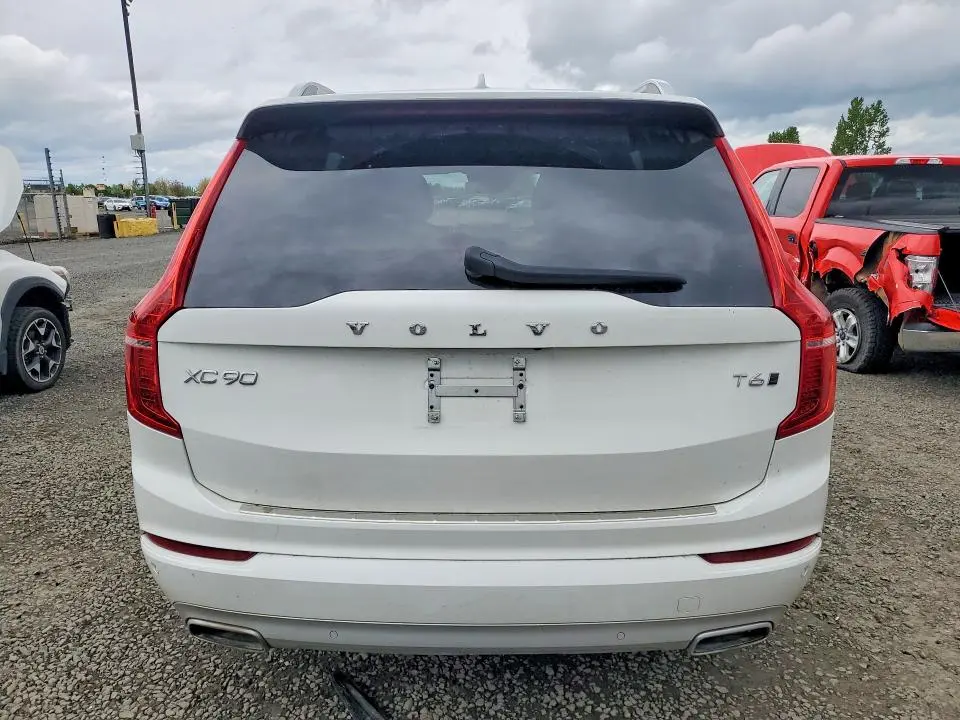 2018 VOLVO XC90 T6  