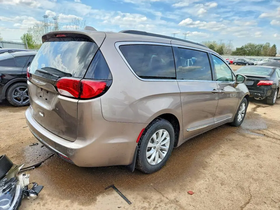 2017 CHRYSLER PACIFICA TOURING L  