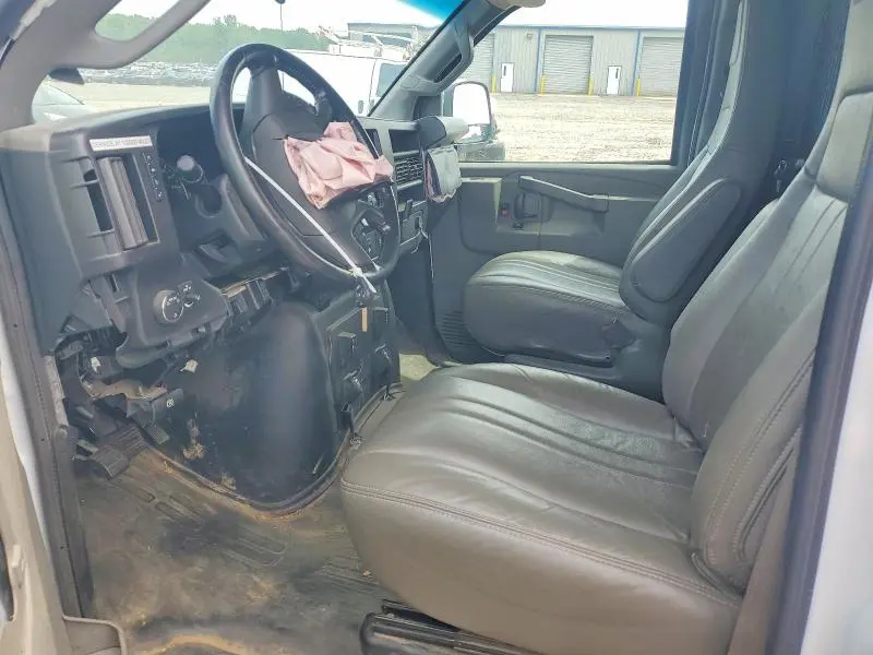 2023 GMC SAVANA G2500  