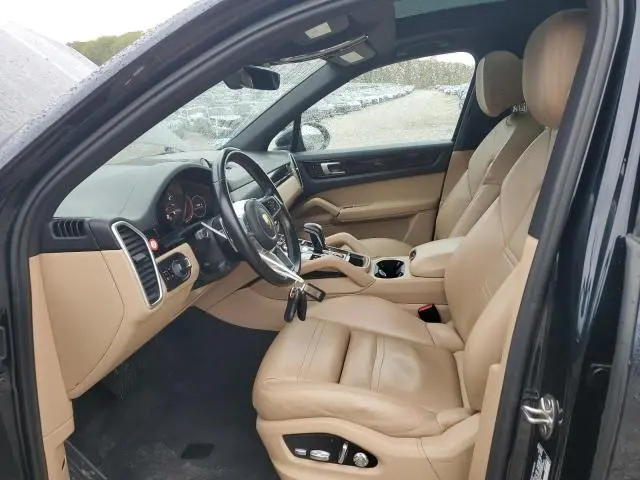 2019 PORSCHE CAYENNE