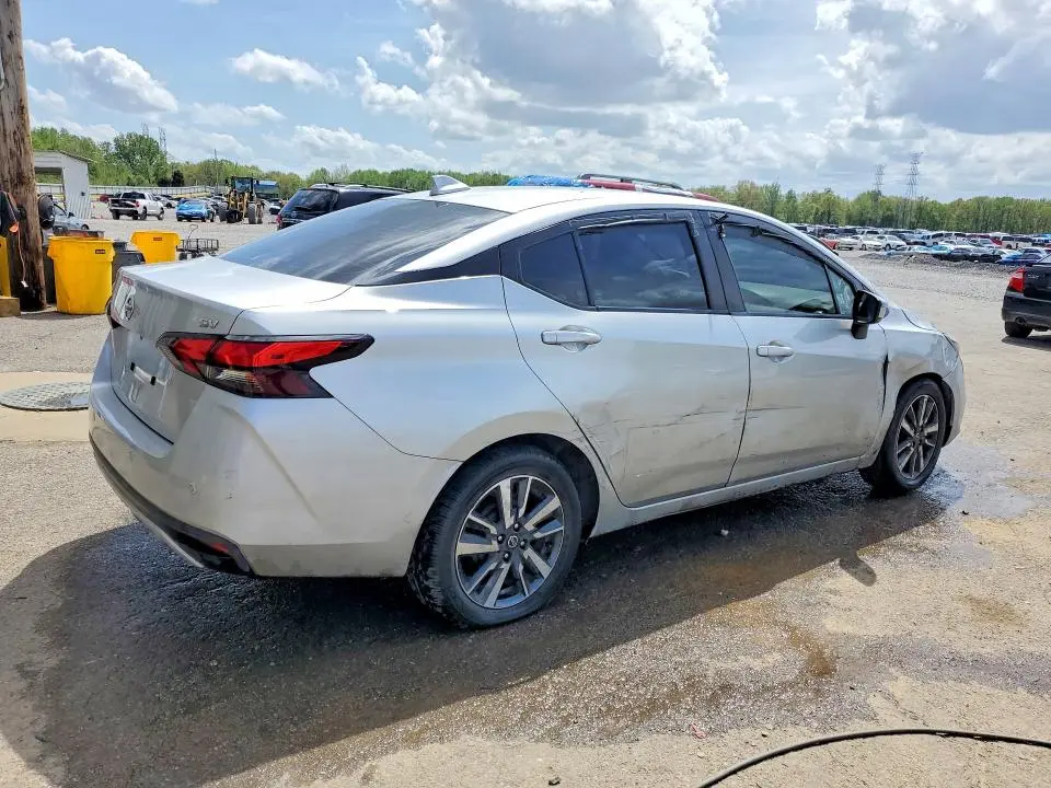 2021 NISSAN VERSA SV  
