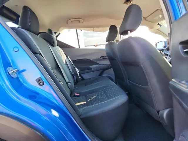 2024 NISSAN KICKS SV  