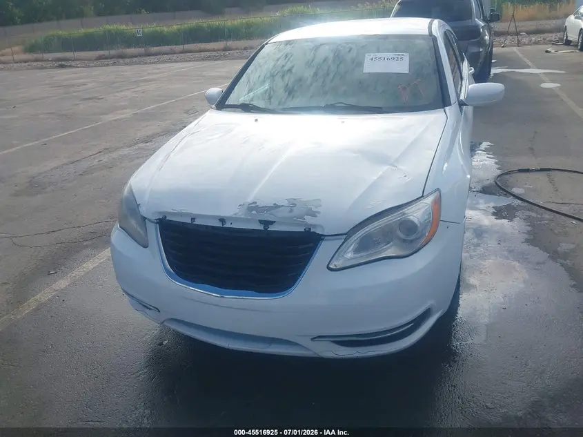 2014 CHRYSLER 200 LX
