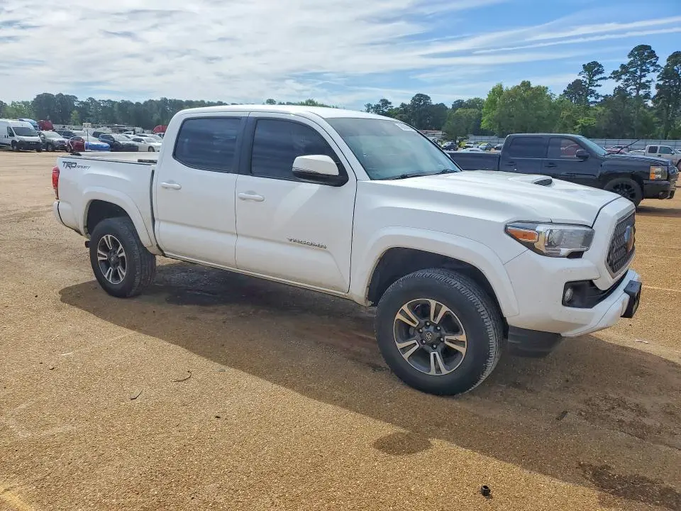 2018 TOYOTA TACOMA SR5 V6  