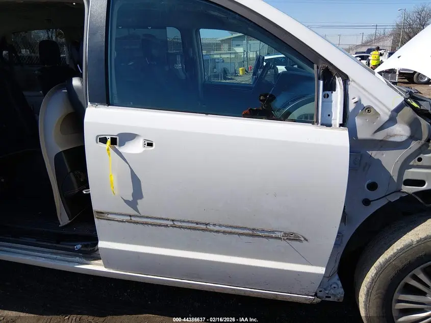 2016 CHRYSLER TOWN & COUNTRY TOURING-L