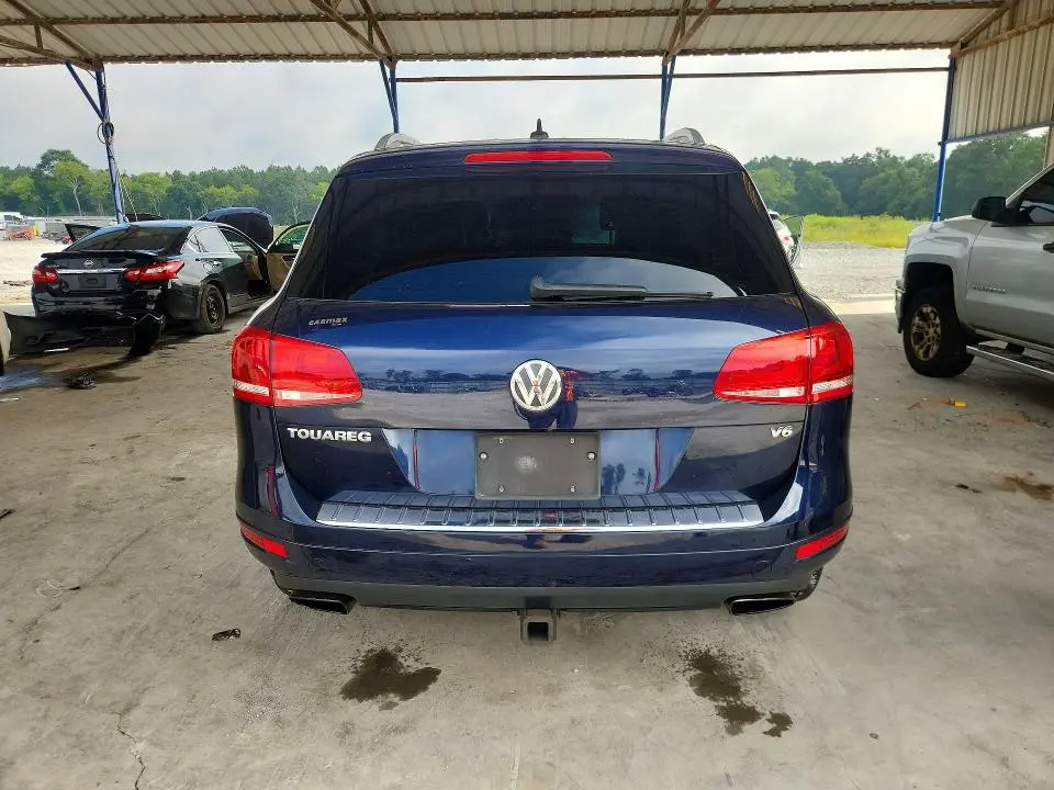 2011 VOLKSWAGEN TOUAREG V6  