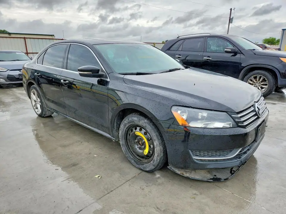 2014 VOLKSWAGEN PASSAT SE  