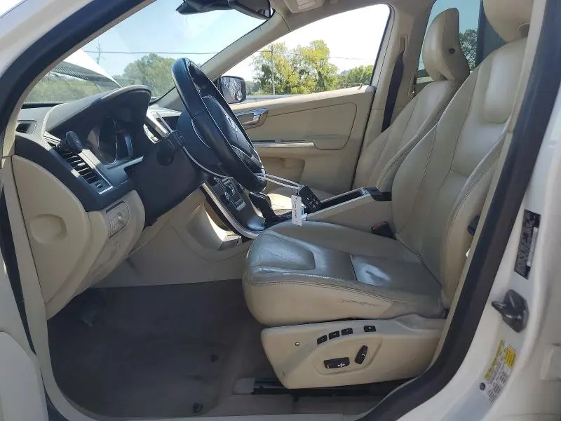 2015 VOLVO XC60 T5 PREMIER  