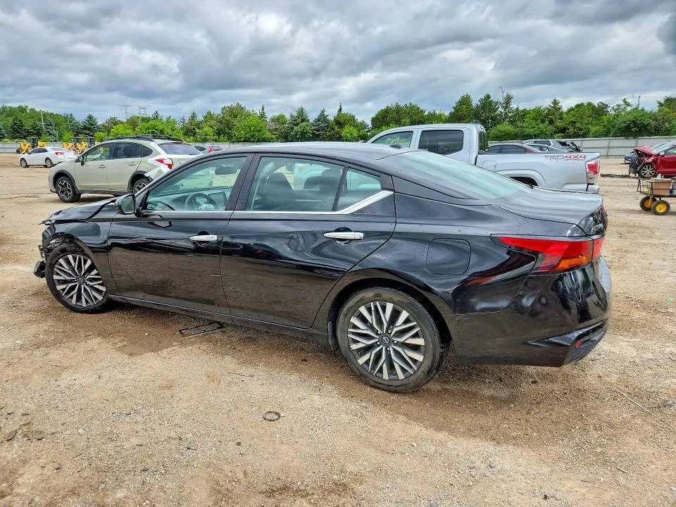 2023 NISSAN ALTIMA SV  