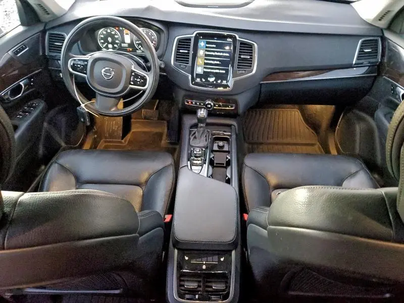 2019 VOLVO XC90 T6 MOMENTUM  