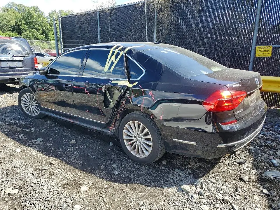 2016 VOLKSWAGEN PASSAT SE  
