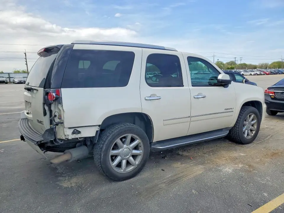2011 GMC YUKON DENALI  