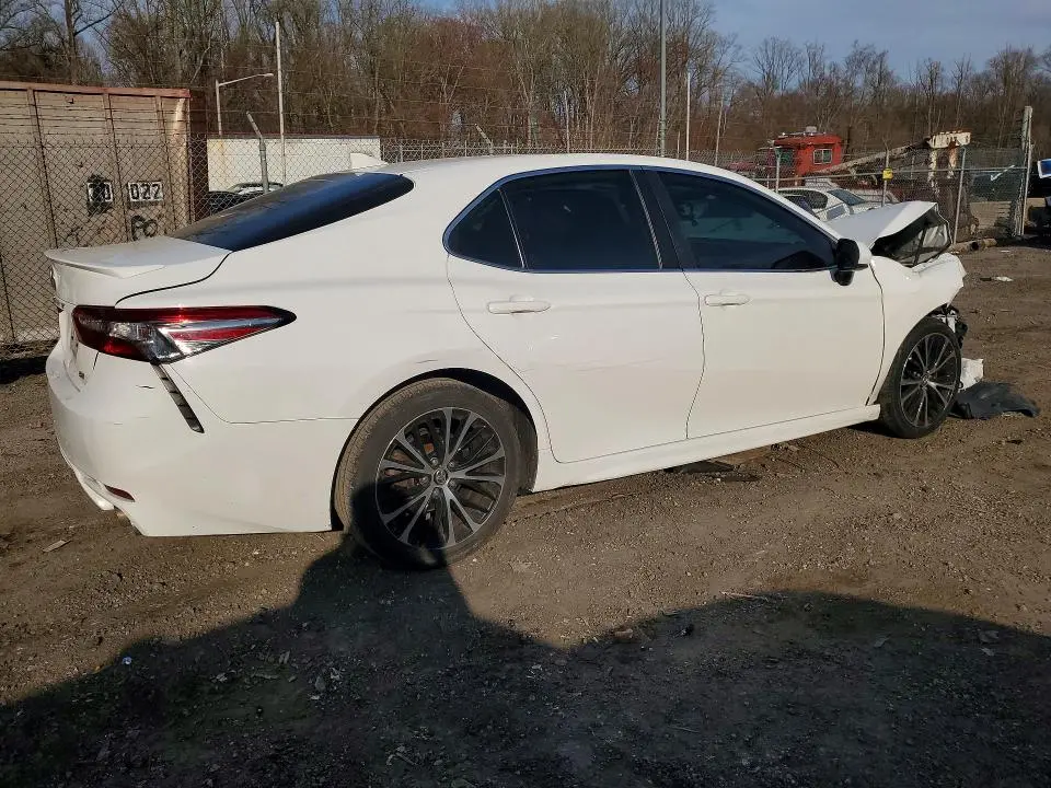 2019 TOYOTA CAMRY SE  