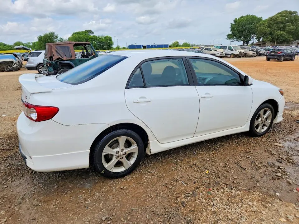 2011 TOYOTA COROLLA S  
