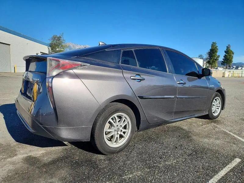 2016 TOYOTA PRIUS   