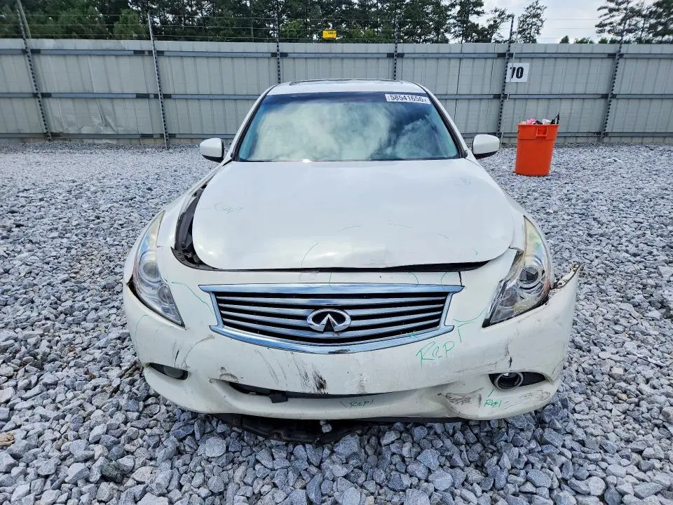 2015 INFINITI Q40 BASE  