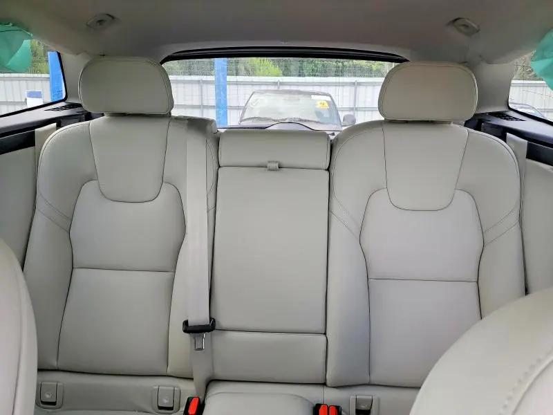 2023 VOLVO XC60 PLUS  