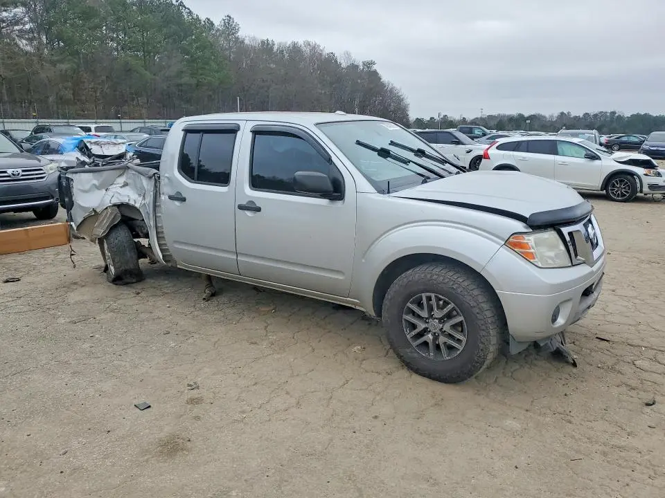 2016 NISSAN FRONTIER SV  