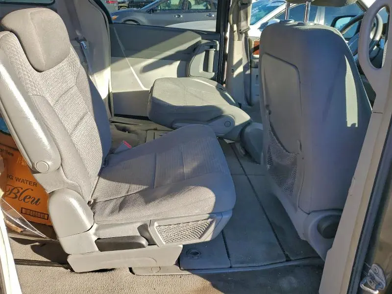 2010 CHRYSLER TOWN & COUNTRY TOURING  