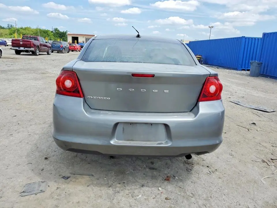 2013 DODGE AVENGER SE  