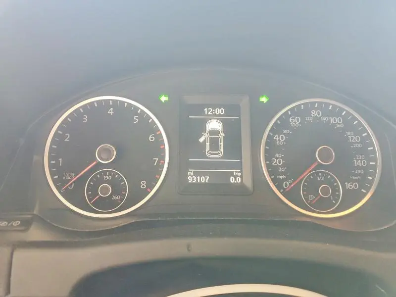 2014 VOLKSWAGEN TIGUAN S  