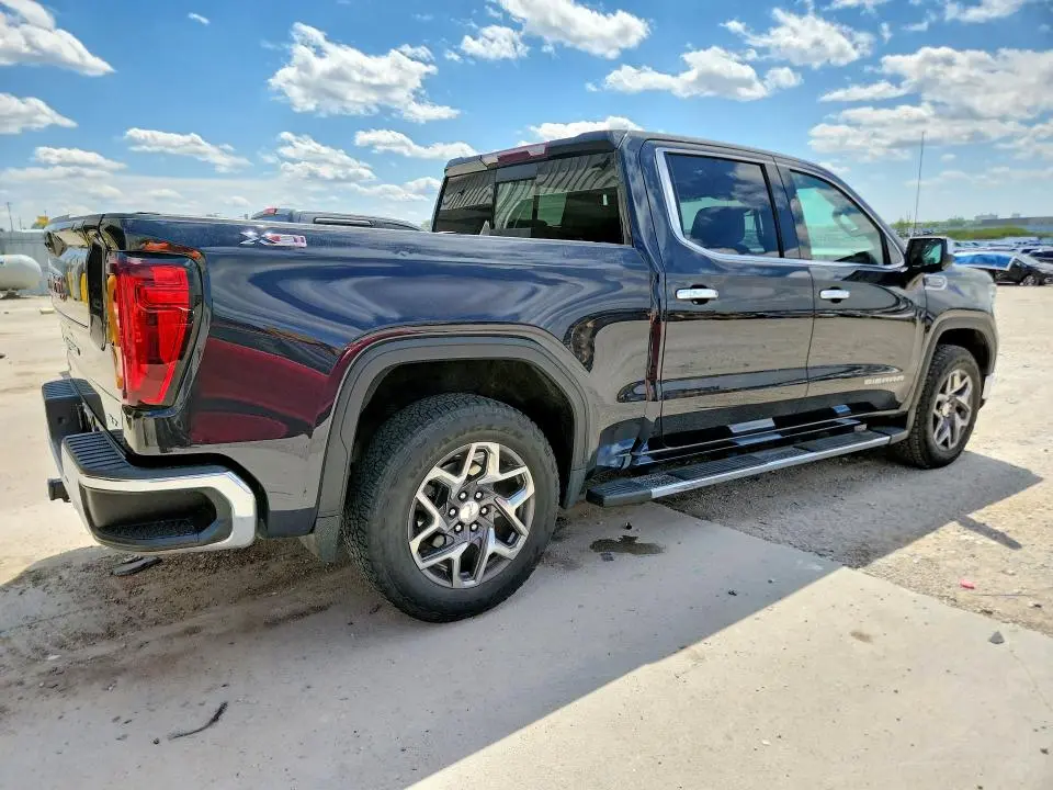 2023 GMC SIERRA K1500 SLT  
