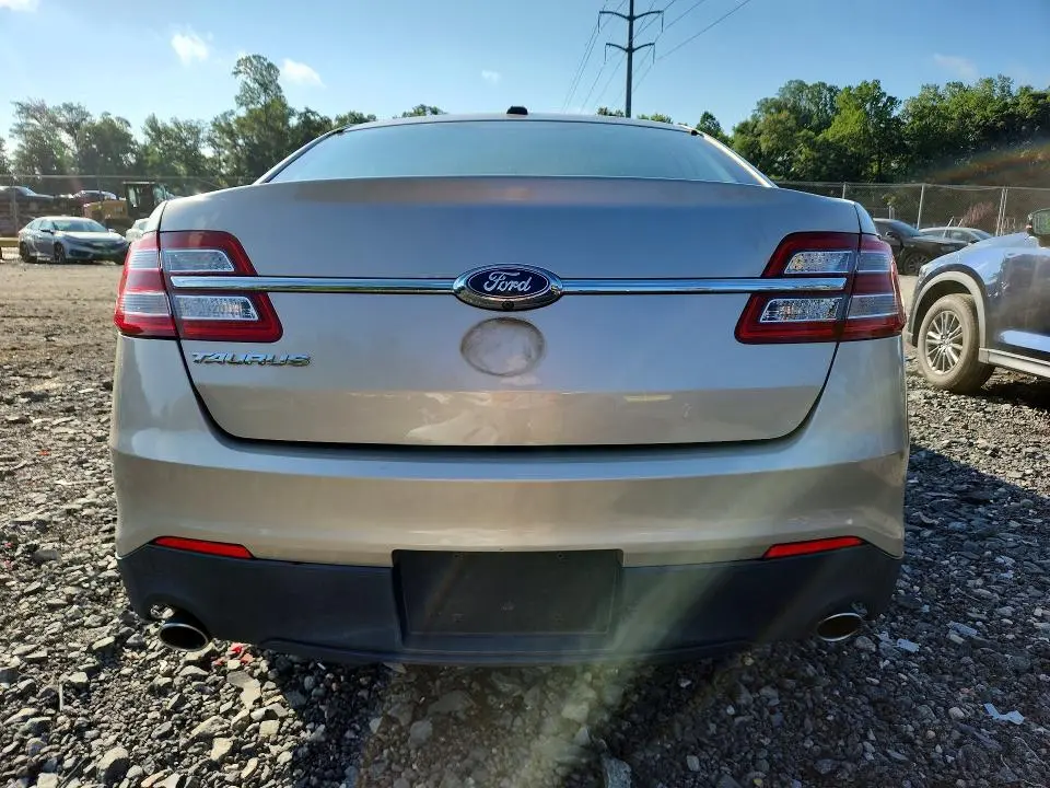 2017 FORD TAURUS SE  