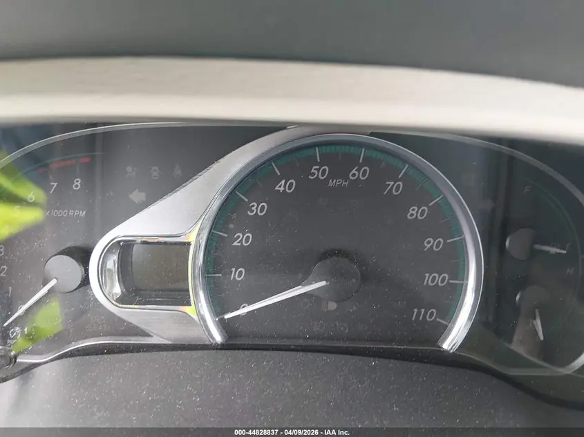 2014 TOYOTA SIENNA XLE V6 8 PASSENGER