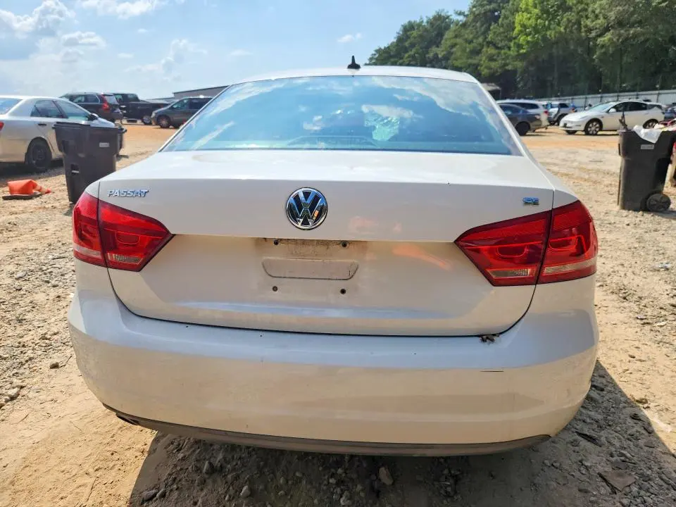 2013 VOLKSWAGEN PASSAT SE  
