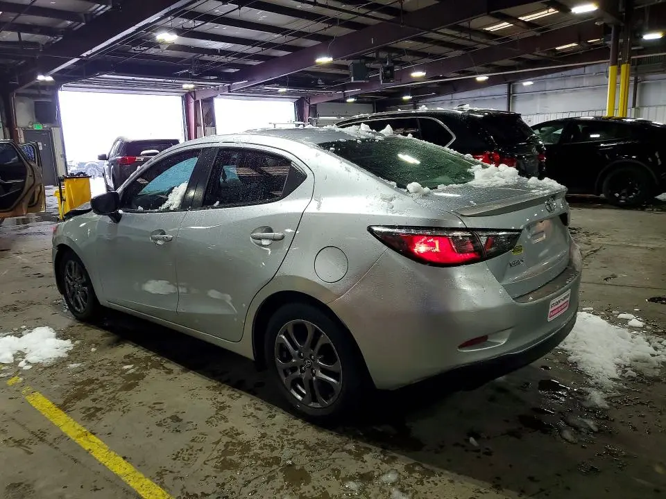 2019 TOYOTA YARIS LE  