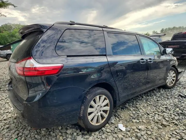 2017 TOYOTA SIENNA XLE  