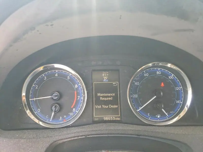2018 TOYOTA COROLLA SE  