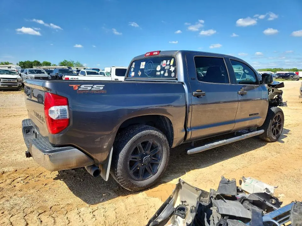 2017 TOYOTA TUNDRA CREWMAX SR5  