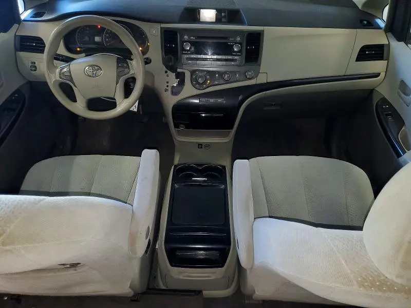 2011 TOYOTA SIENNA LE  