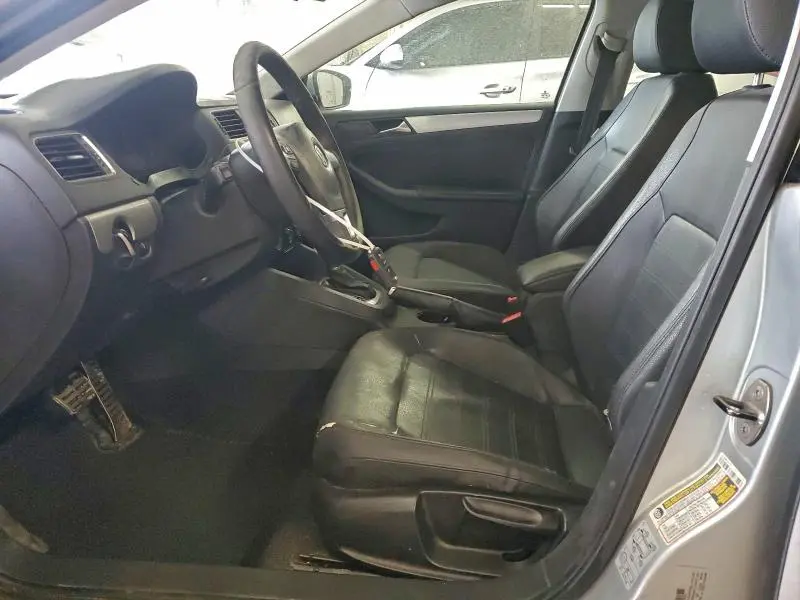 2011 VOLKSWAGEN JETTA SEL  