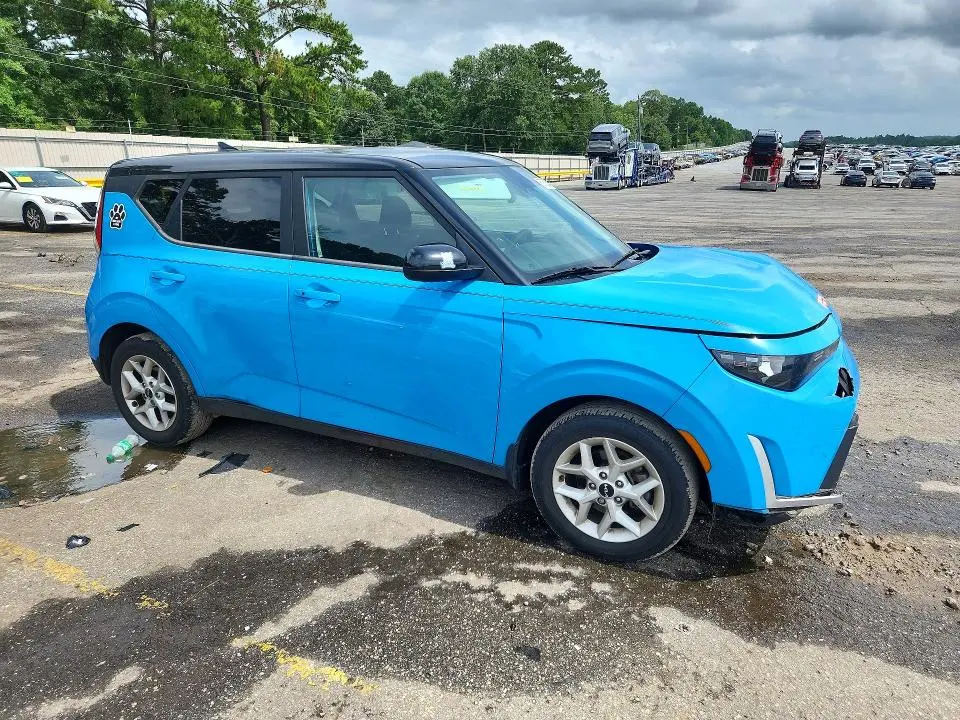 2023 KIA SOUL S  