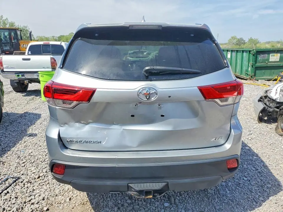 2019 TOYOTA HIGHLANDER XLE  
