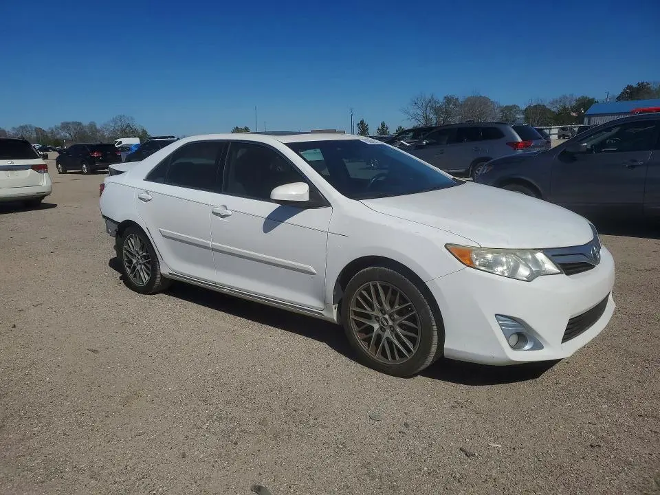 2012 TOYOTA CAMRY SE  