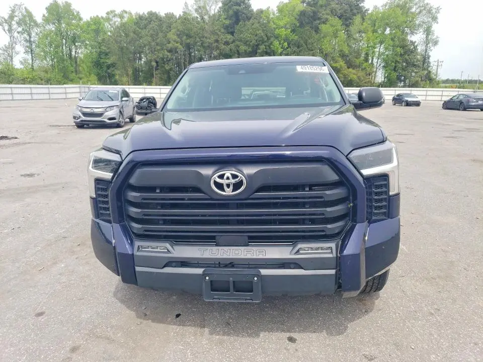 2022 TOYOTA TUNDRA SR5  