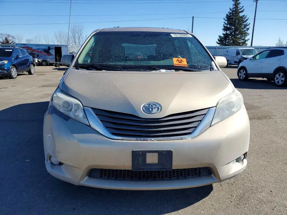2011 TOYOTA SIENNA XLE  